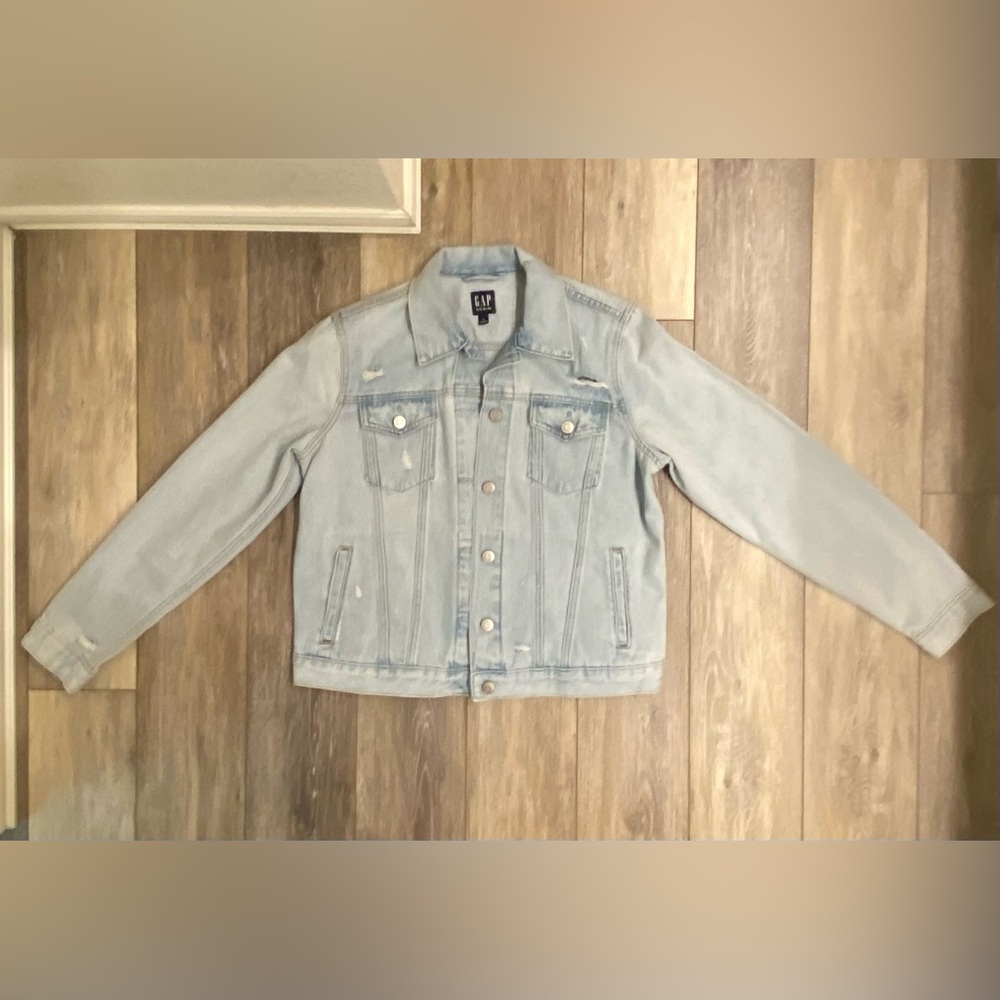 NWOT GAP Light Blue Distressed Icon Denim Jacket Medium
